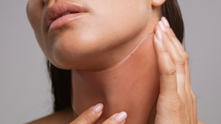 Slideshow-silicone-patch-hydraliss-neck_1-Roll On Jade